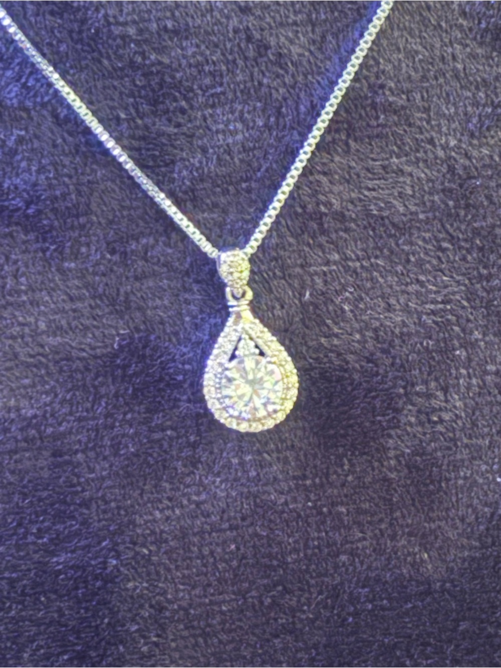 💎 Gorgeous 2ct Pear-Cut Teardrop Halo Pendant Necklace – Brand New